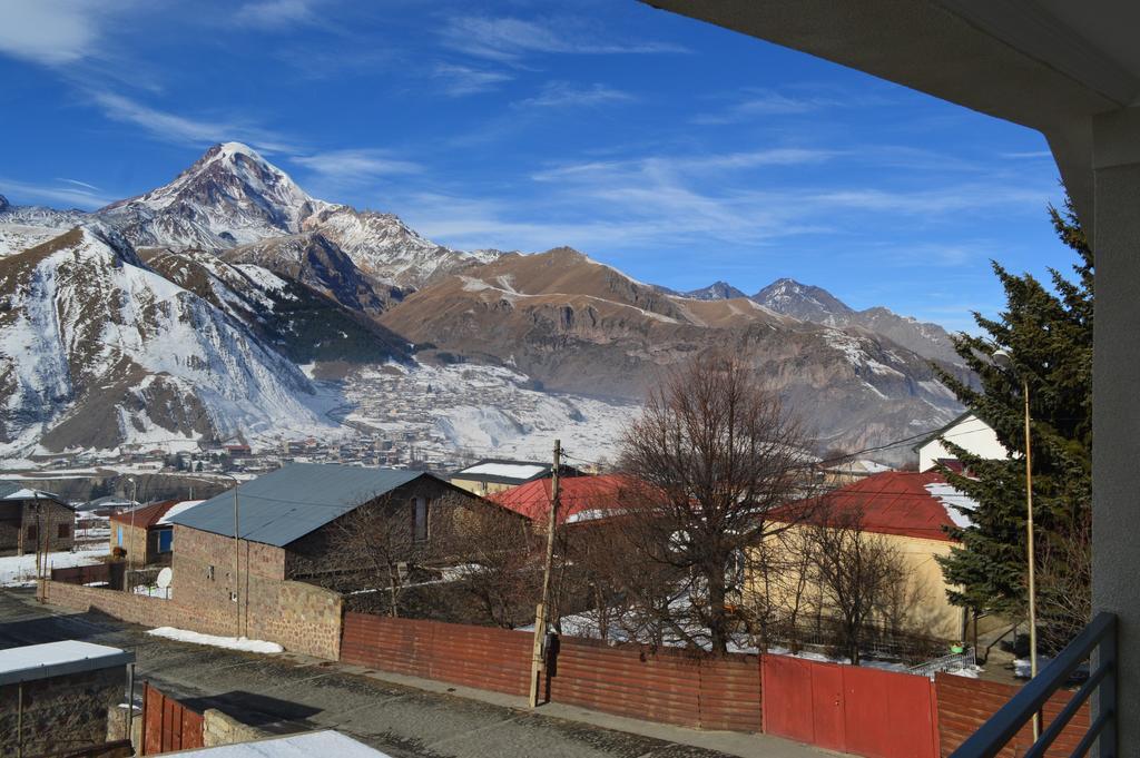 Guest House Qubi Kazbegi Eksteriør bilde