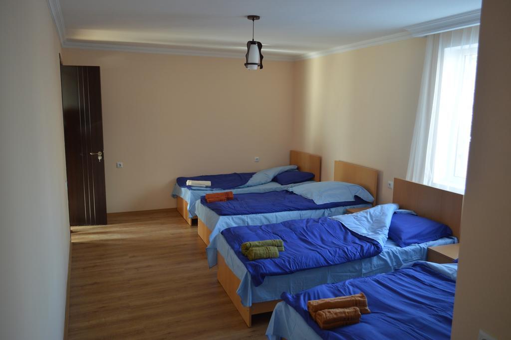 Guest House Qubi Kazbegi Eksteriør bilde