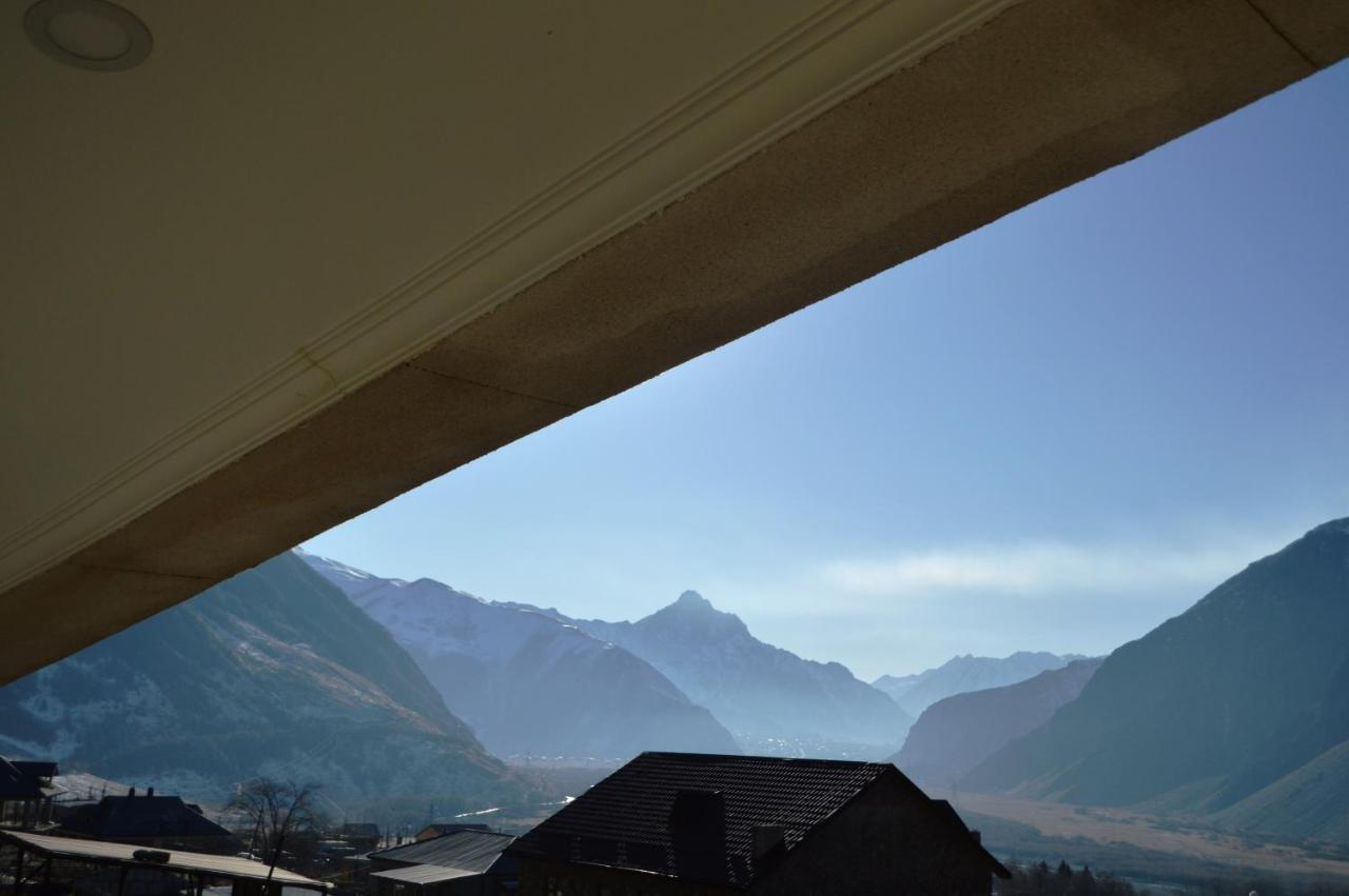 Guest House Qubi Kazbegi Eksteriør bilde