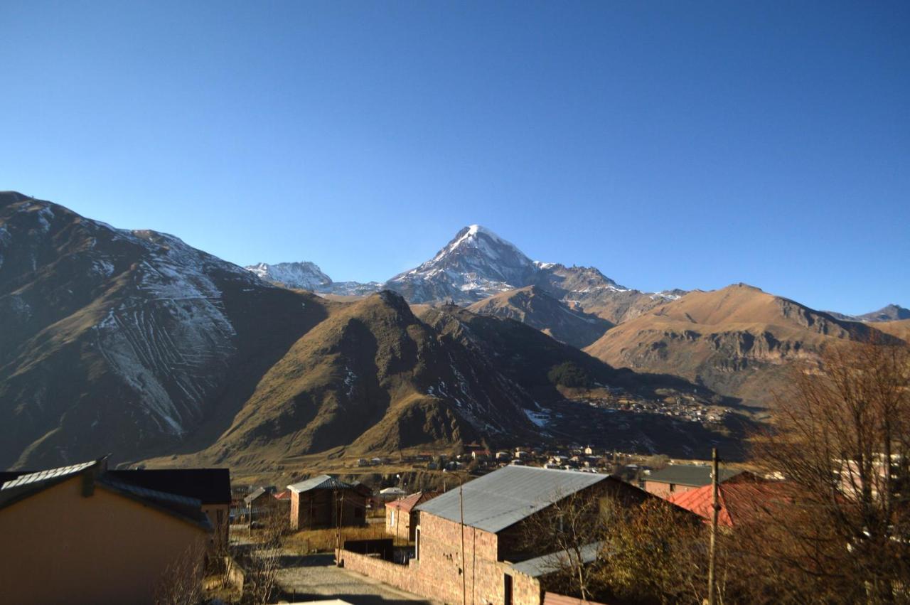 Guest House Qubi Kazbegi Eksteriør bilde